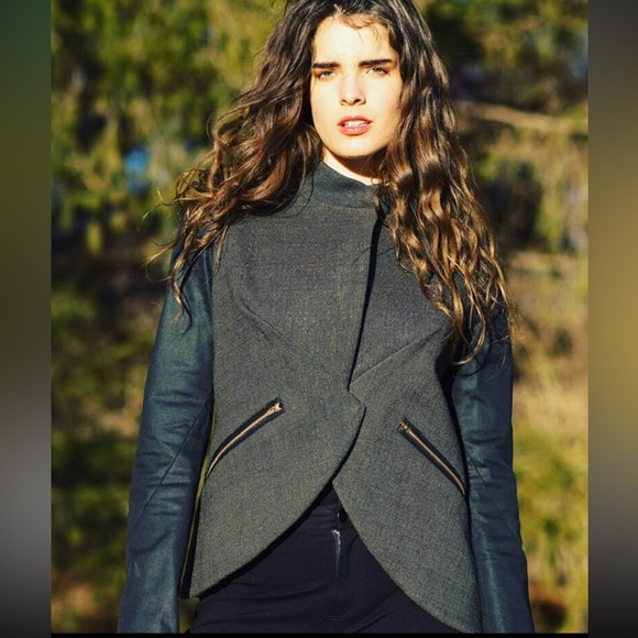 Gray and black snap front jacket zipper pockets - Picture 2 of 13